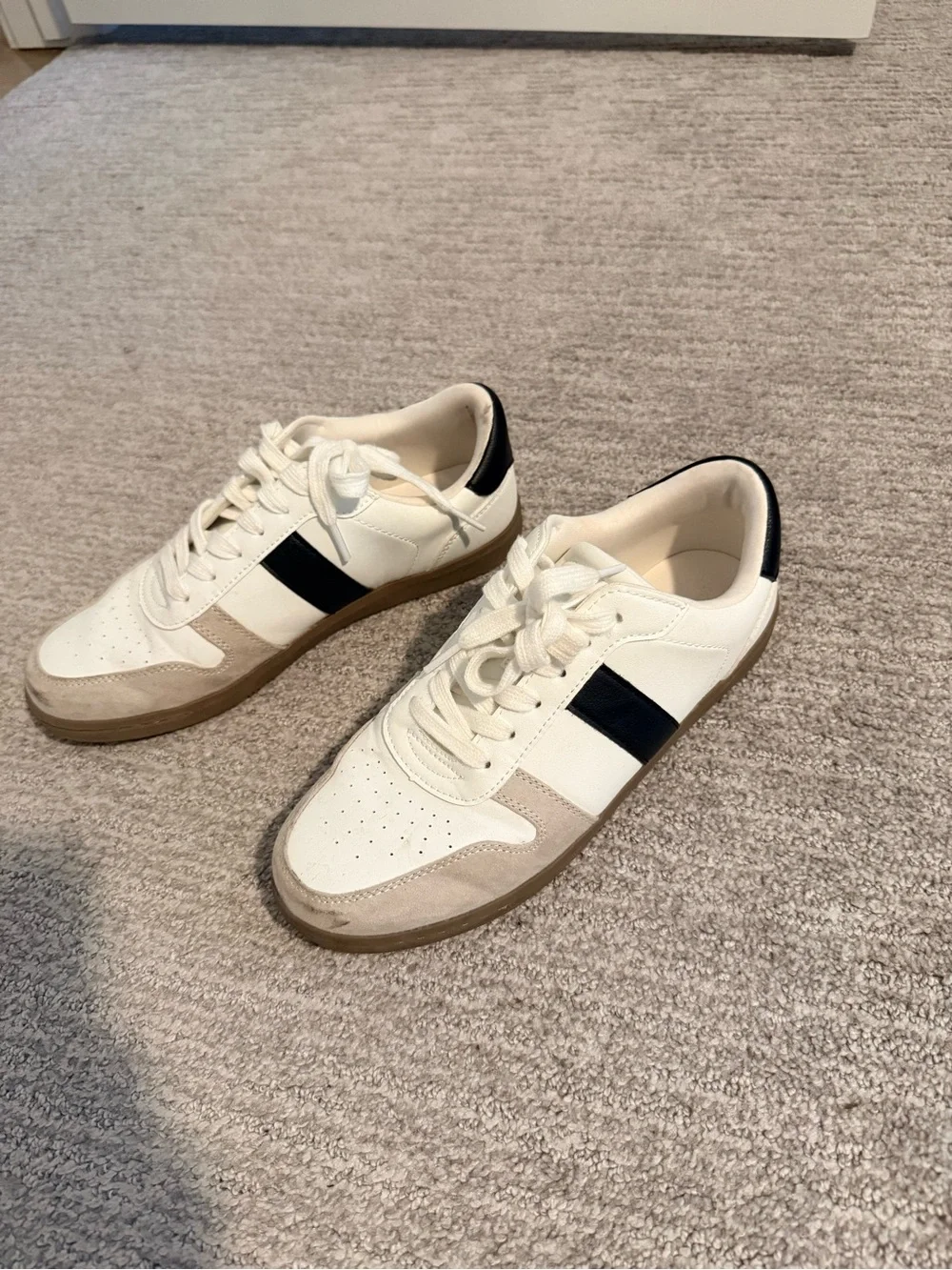 Universal Thread White Sneakers with Black and Beige Accents